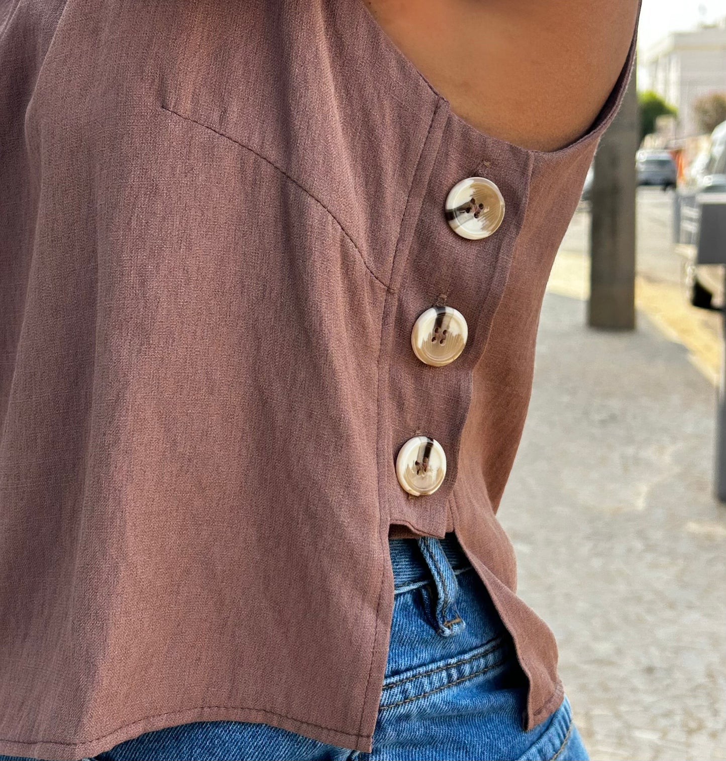 Blusa Marrom Botões